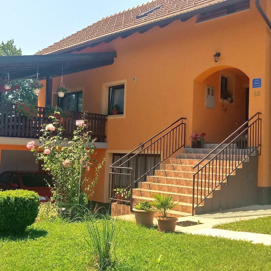 Apartment Petrovic Slunj Exterior foto
