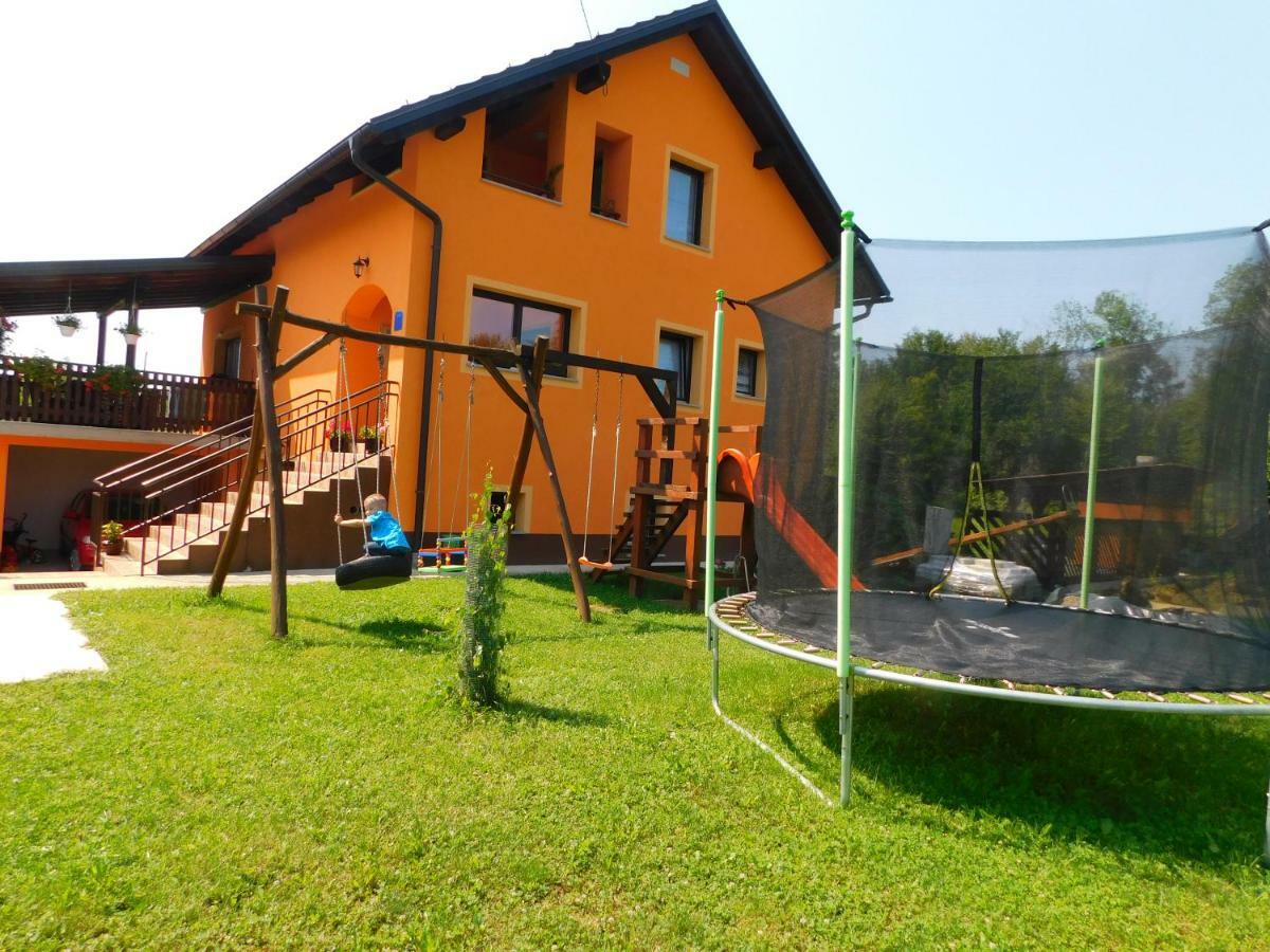 Apartment Petrovic Slunj Exterior foto