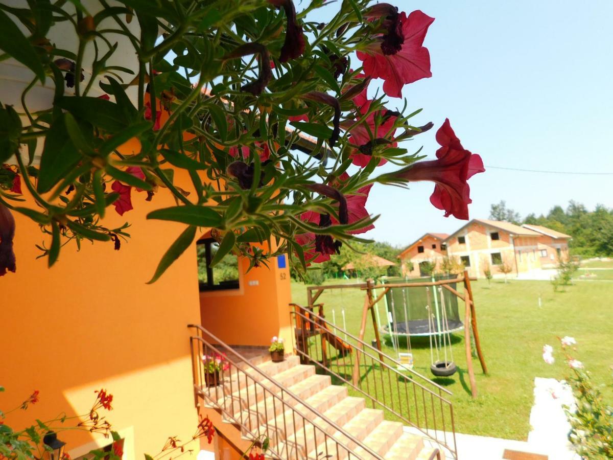 Apartment Petrovic Slunj Exterior foto